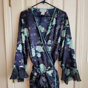 XLWoman Within Blue Floral Full Length Kimono Robe